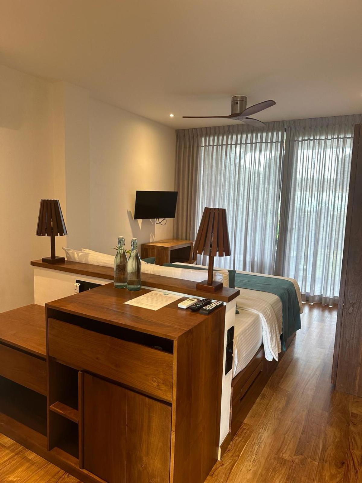 Bk Beach Boutique Hotel - Хиккадува Экстерьер фото