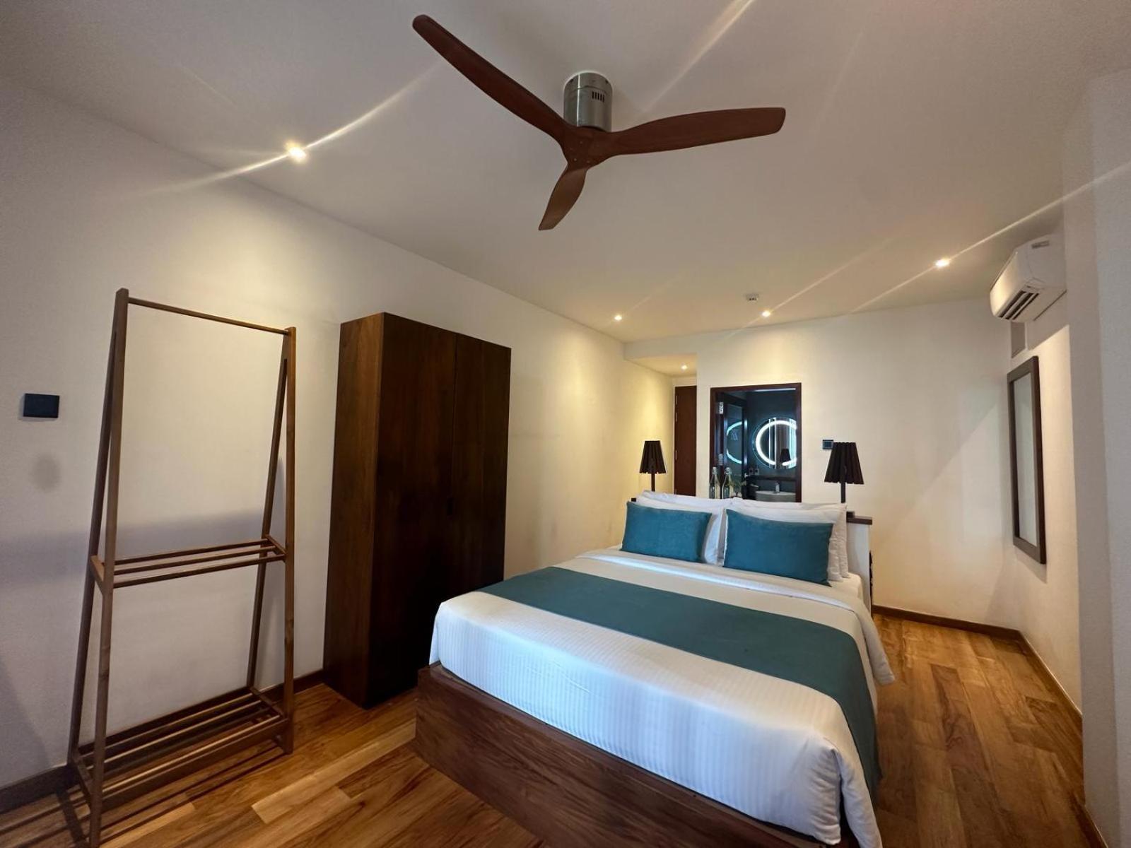 Bk Beach Boutique Hotel - Хиккадува Экстерьер фото
